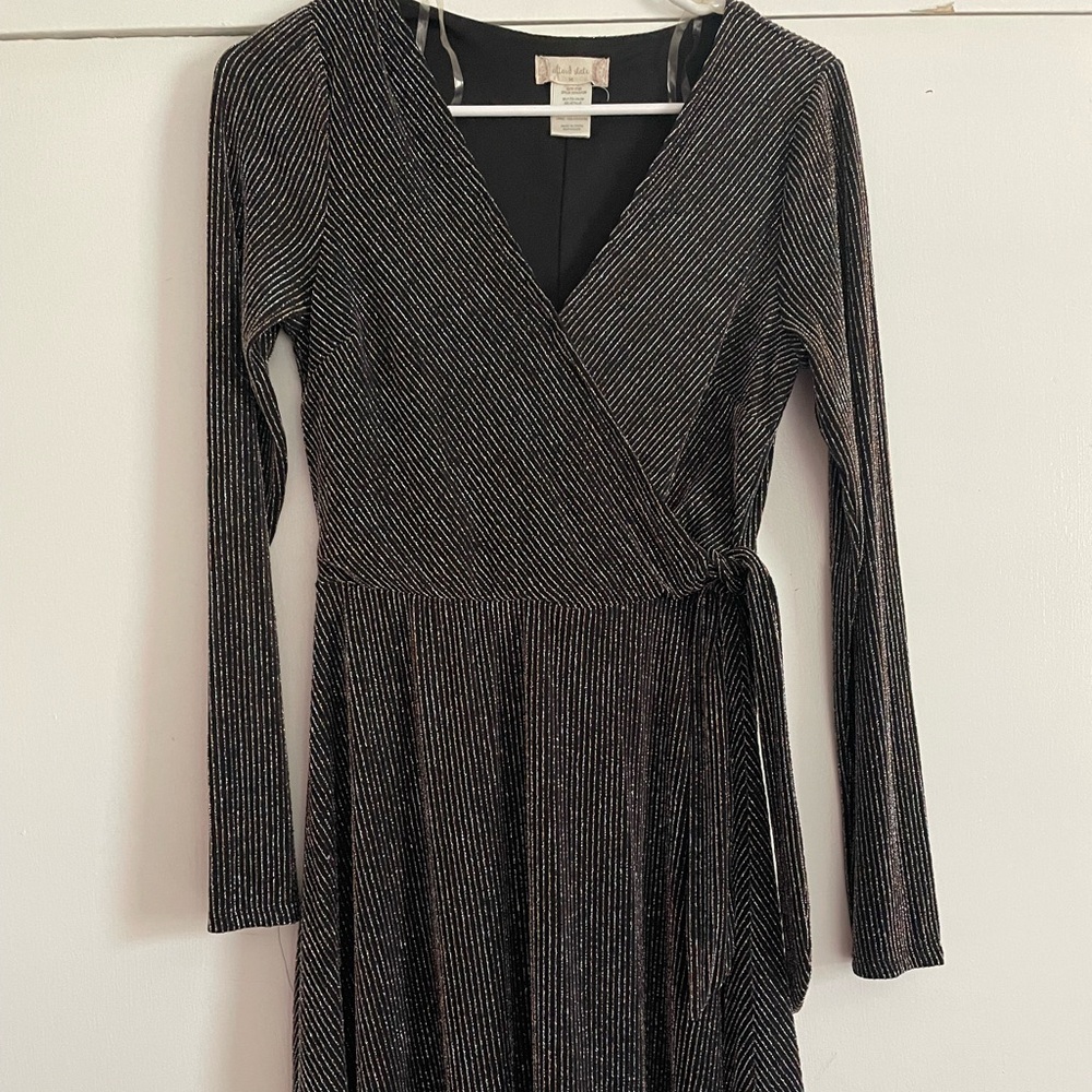 Altar’d State Black & Gold Metallic Shimmer Long-Sleeved Dress — Women Size M